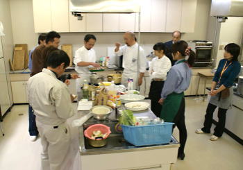 地場食材の｢食と彩｣メニューづくり実践セミナーのようす3