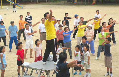 7月25日（土曜日）は夏季大学講座講師の輪嶋直幸先生が指導