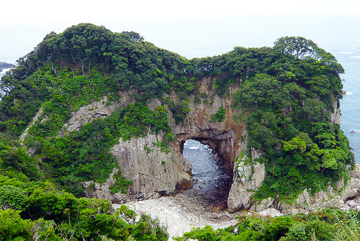 白山洞門