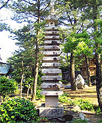 金剛福寺の十三重石塔写真
