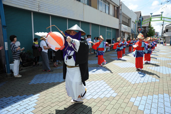 あしずり踊りの様子