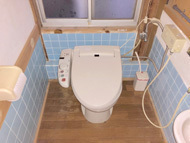 1階　汲み取りトイレ（洋式簡易水洗）※温水洗浄便座