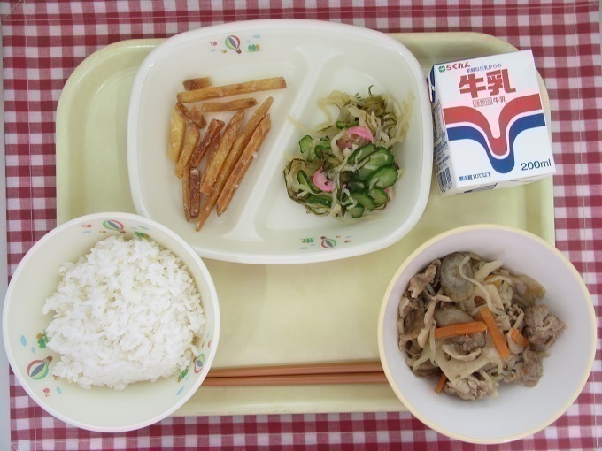 令和6年10月8日の給食.jpg