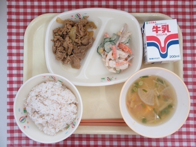 令和7年11月4日の給食.jpg