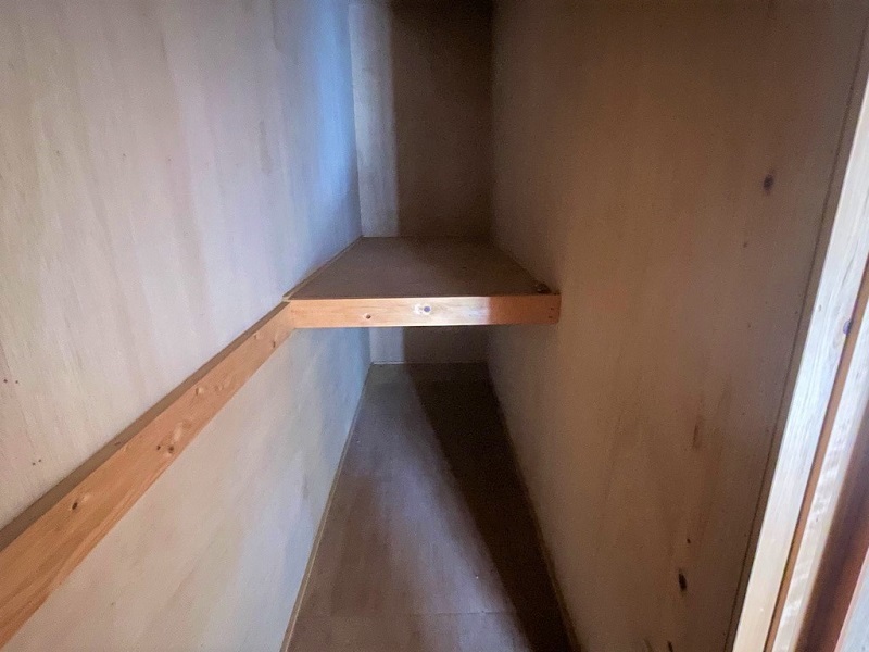 収納スペース（洋室隣）