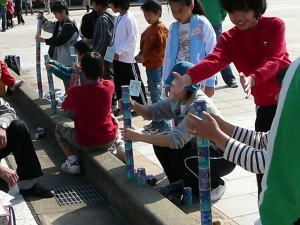 空き缶積みの様子