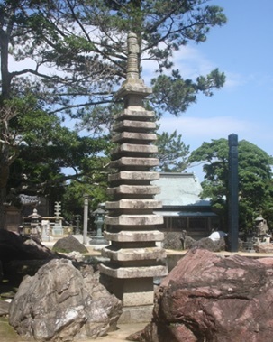 金剛福寺の十三石塔